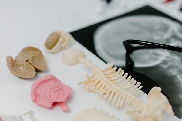 Pierre tombale classique : un hommage intemporel et personnalisé