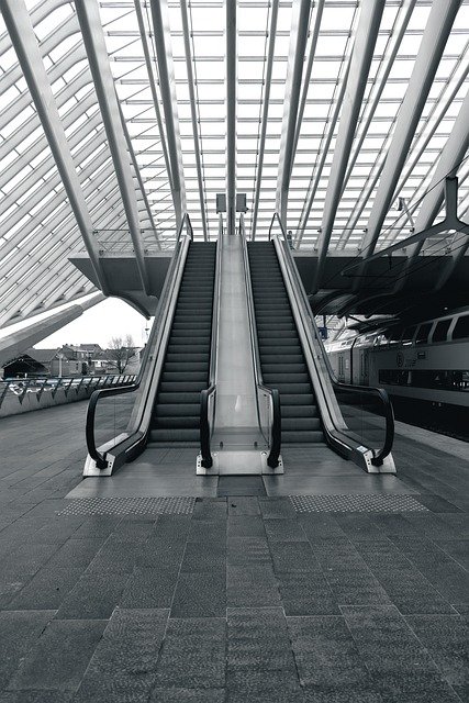 Accessibilité améliorée : top innovations en bandes podotactiles